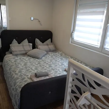 Апартаменти Charming Studio In The City Center